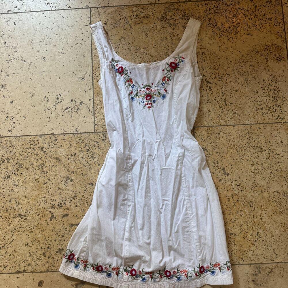 Betsey Johnson White Floral Embroidered Cotton Dress
